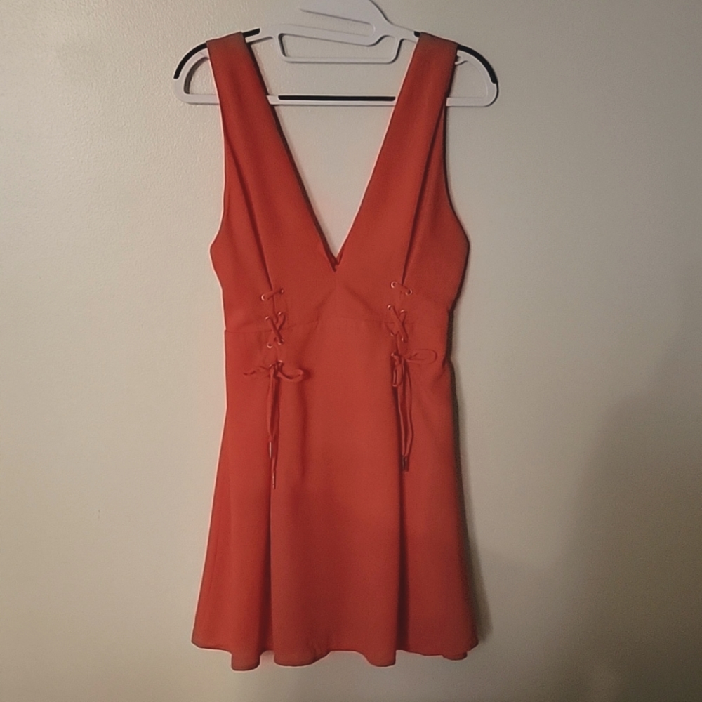 Essue plunging V-Neck Fit & Flare Crepe CrissCross Dress tomato NWT
